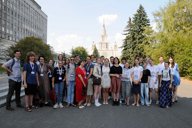 Участники, волонтёры, преподаватели и оргкомитет III Школы славистики